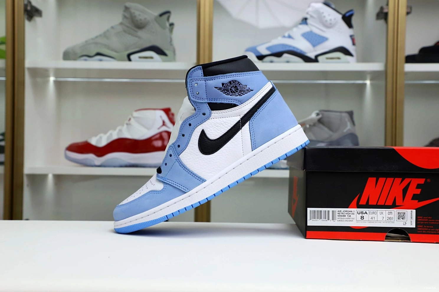 1 'UNIVERSITY HIGH JORDAN OG RETRO AIR 0211